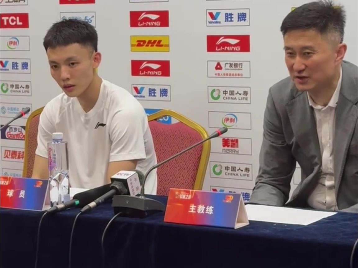 這是能說的嗎徐杰：杜指導(dǎo)賽前說了，這場(chǎng)球就是打架和摔跤！