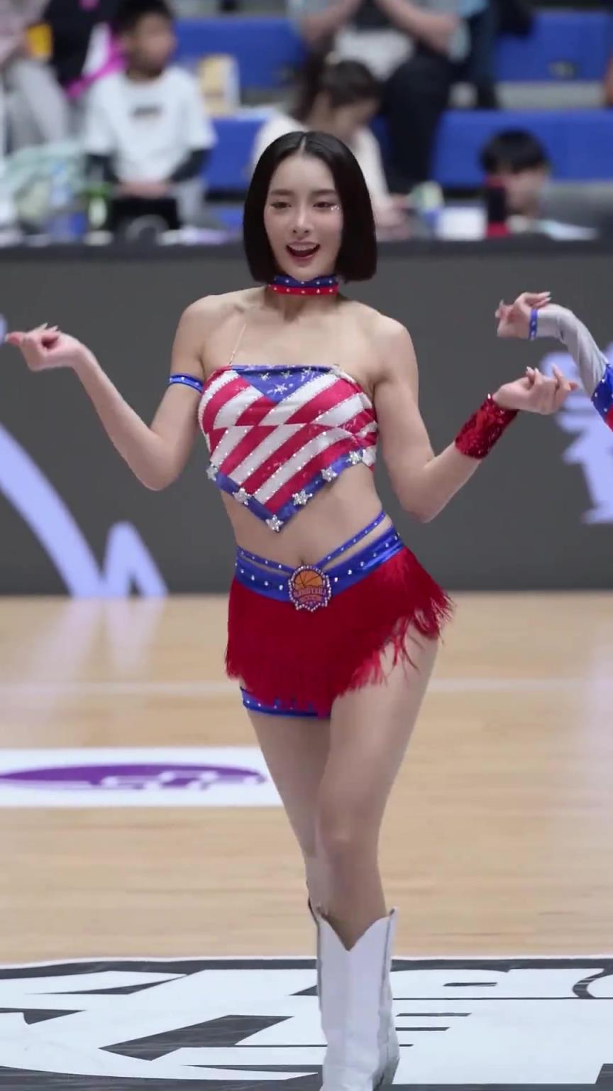 太離譜了 ！幾乎是完美女人！