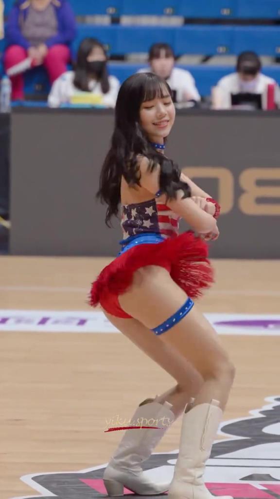 最好的啦啦隊小姐姐！自信，健康充滿活力！