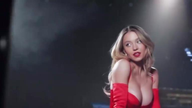 此前觀戰(zhàn)紐約德比！賣含洗澡水肥皂的悉尼妹太清楚自身優(yōu)勢(shì)了