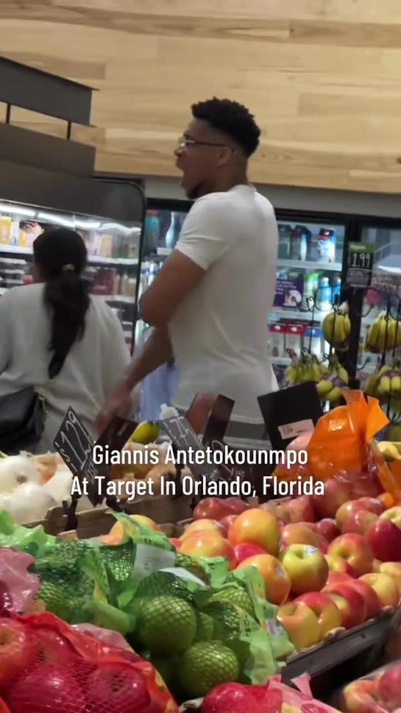 好男人??！字母哥在奧蘭多度假 陪妻子一起逛超市