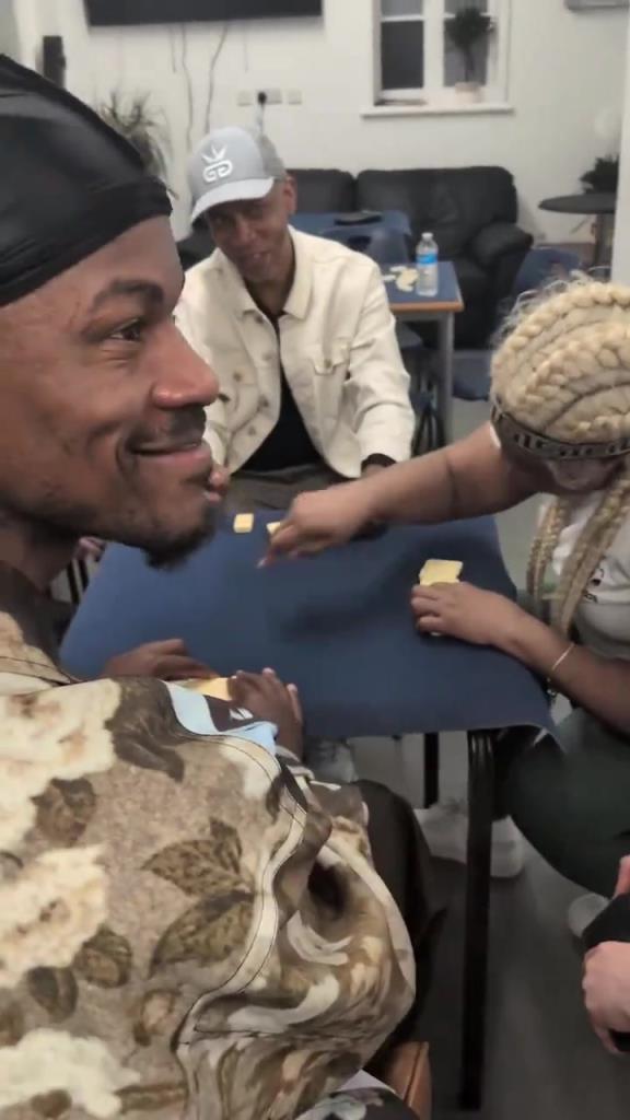 想找到巴特勒很簡單，因為他不在籃球場，就在棋牌室