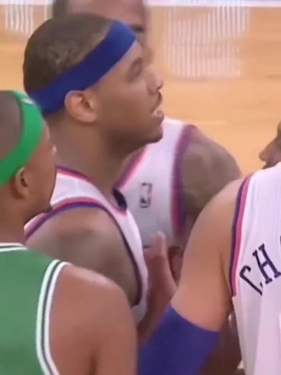 社會瓜！當(dāng)年安東尼與加內(nèi)特發(fā)生沖突，賽后瓜哥帶人堵綠軍大巴